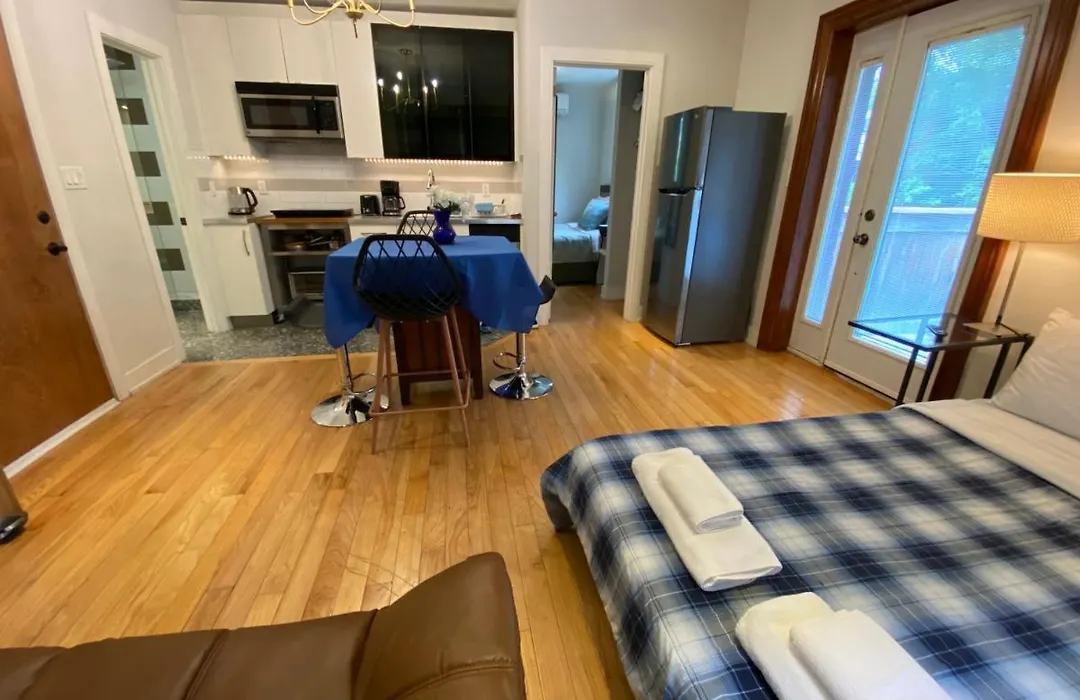 The Parkway Place Guesthouse-1