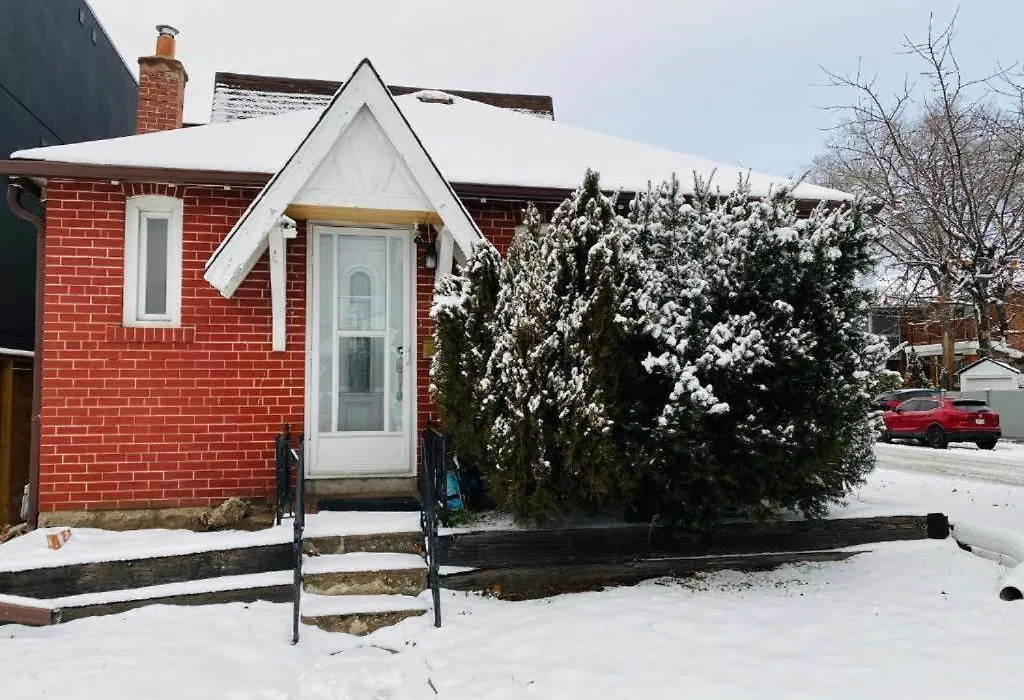 Solo I East York Space Share Toronto Canada-1