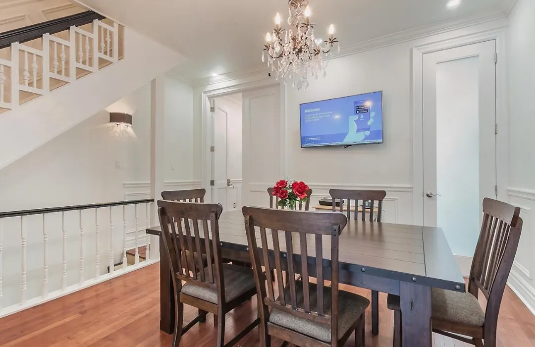 E Residential Luxury Rental-1