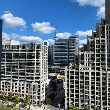 Toronto Downtown 2 Bedroom Families Only Sleeps 5-2