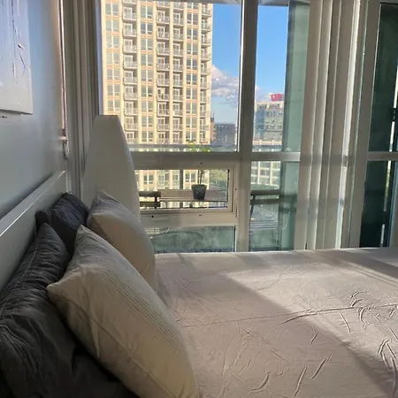 Toronto Downtown 2 Bedroom Families Only Sleeps 5-3
