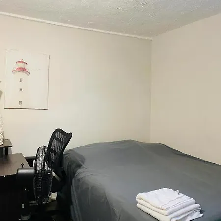 Solo I East York Space Share Toronto Canada-2