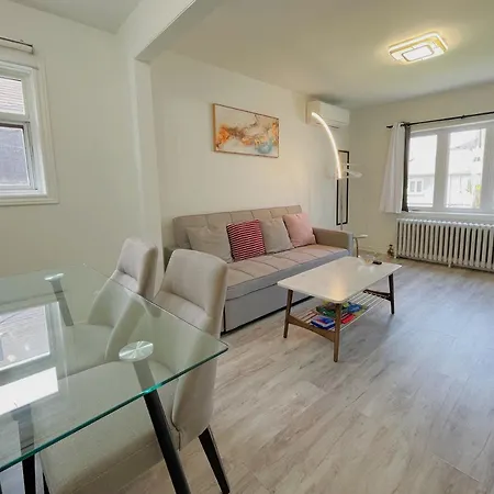 2B With Parking, 10Km To Toronto Downtown-3